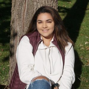 Meet your Posher, Alexys